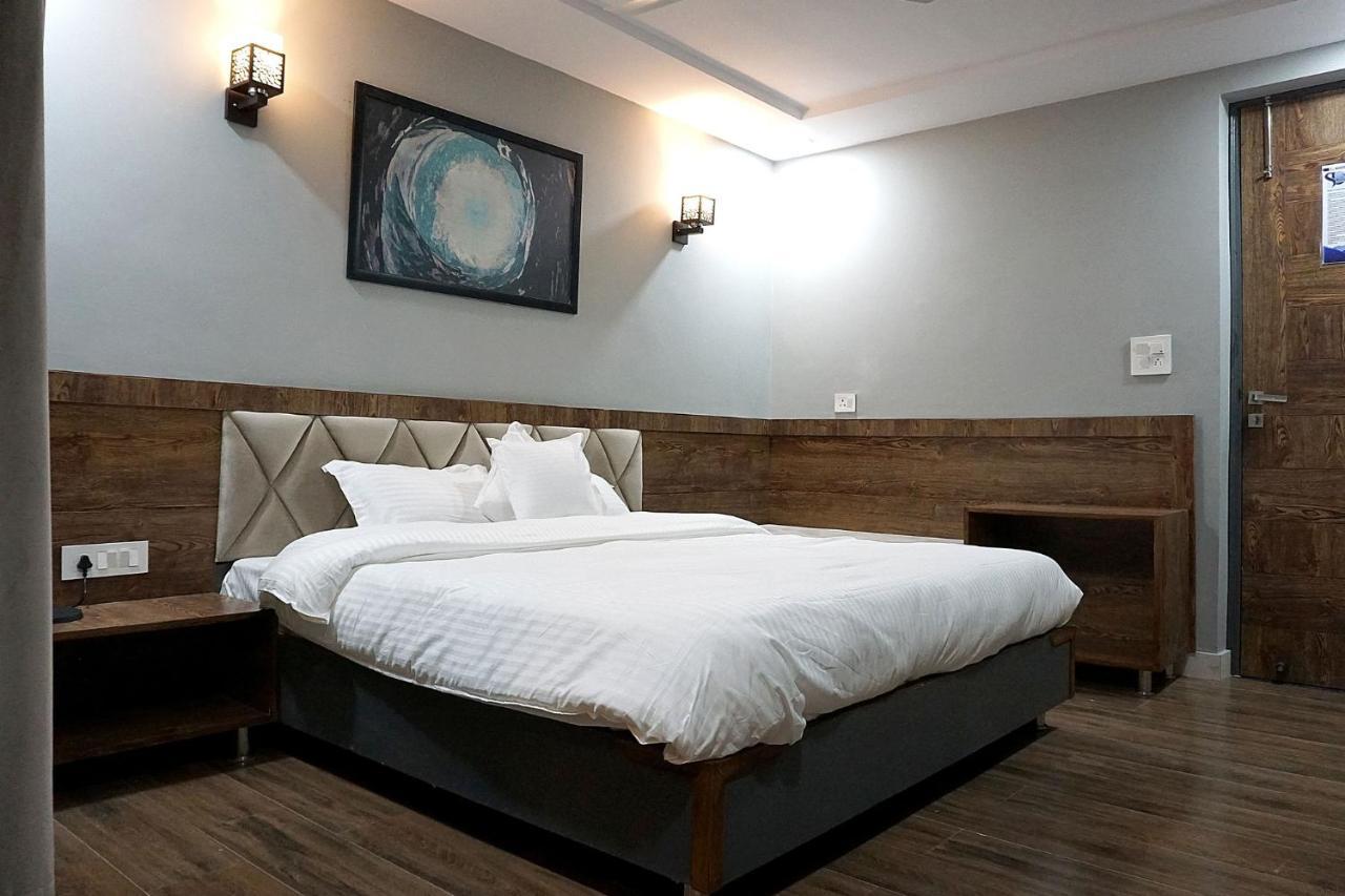 Sl Manor Hill Resort Mussoorie Exterior photo